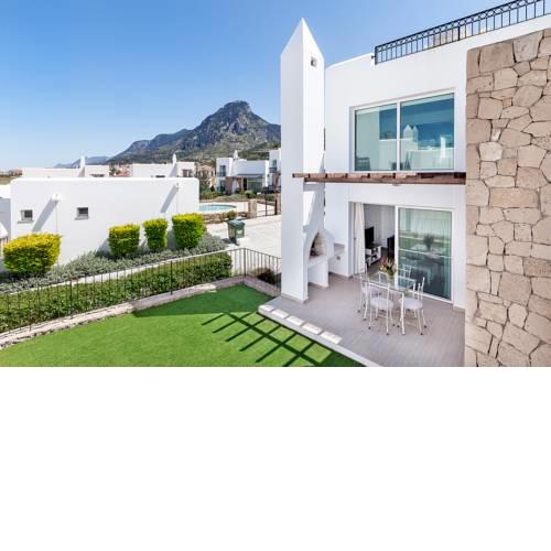 Seaview Selvi Village Apt