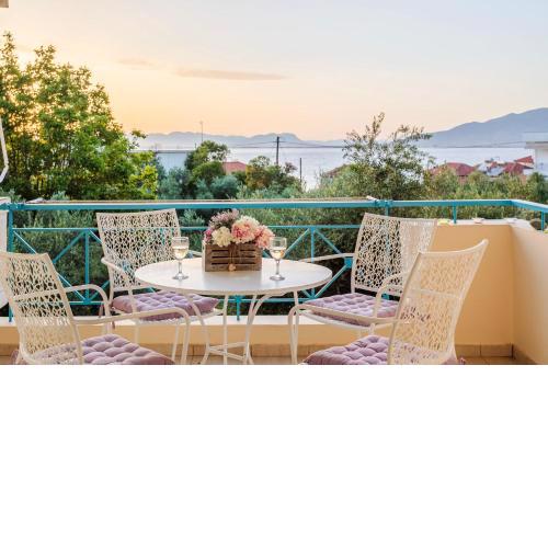 Seaview Terrace Haven-Perfect Location Near the Sea
