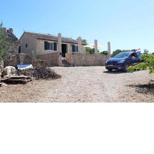 Secluded house with a parking space Supetar (Brac) - 17330