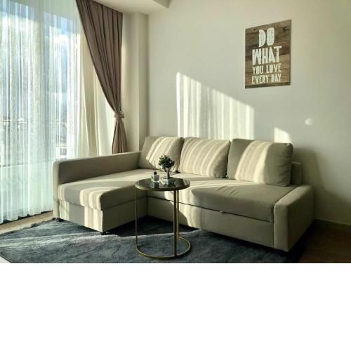 Secured Lux 1 + 1 apartment - Gym, Sauna & Parking (101)