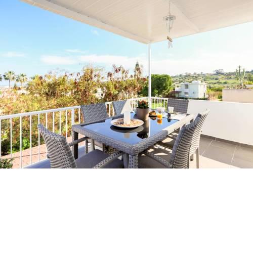 SEE VIEW COSY 3 BEDROOM FLAT