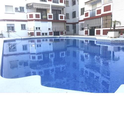 Segunda Línea Piscina Parking Rincón de la Victoria