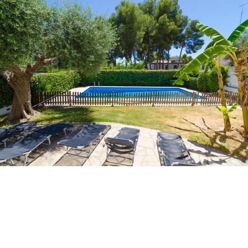 Segur de Calafell Villa Sleeps 8 Pool WiFi