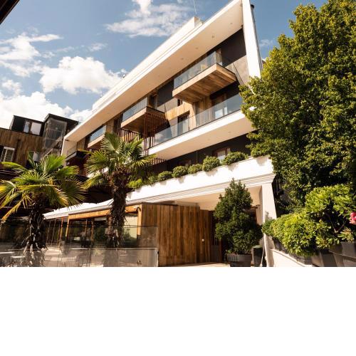 Select Hill Resort