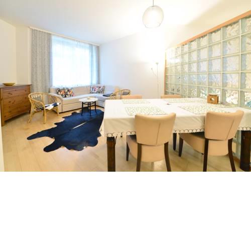 Self-Check-in with courtyard in hip Spittelberg