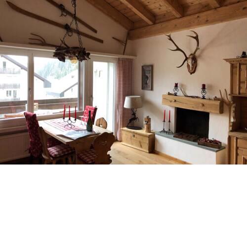 Semi-Attic in Laax, direct acces to ski lifts