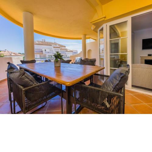 Señorio de aloha 3 bed