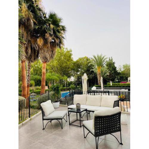 Senorio de Gonzaga- Cozy patio appartment with own access to pool