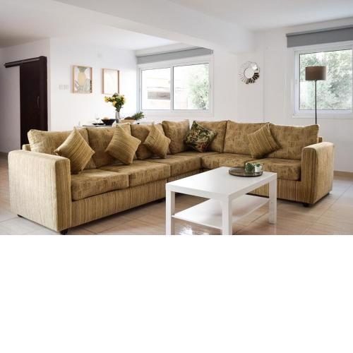 Serena's 2-BR Apartment in Larnaca