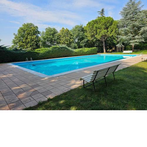 Serene Holiday Home in Lazise with Swimming Pool