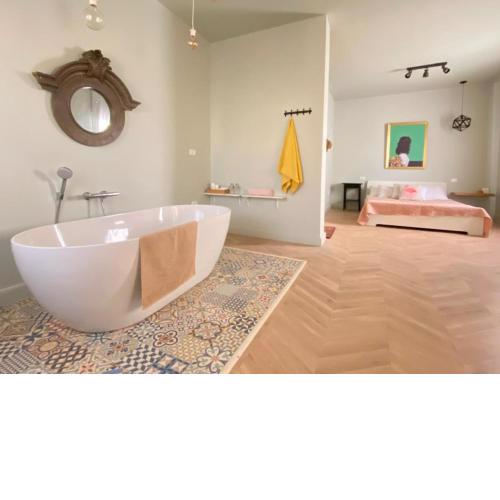 Serviced Apartment