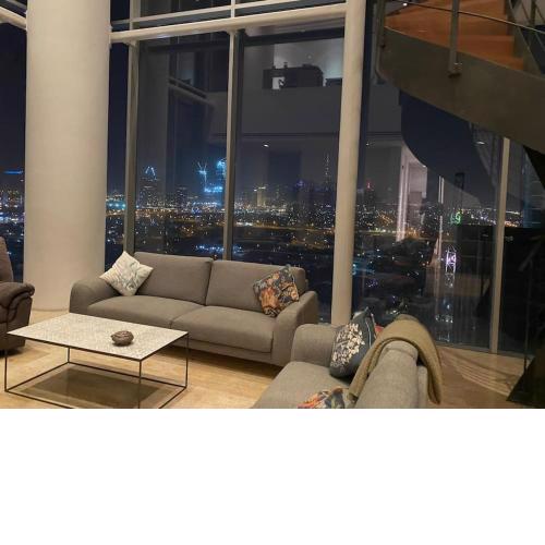 Serviced Room in a Luxurious apt - Unmatched Views