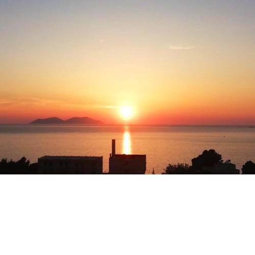 S.E.V. Sunset Homes