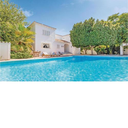 Seven-Bedroom Holiday Home in Mijas Costa