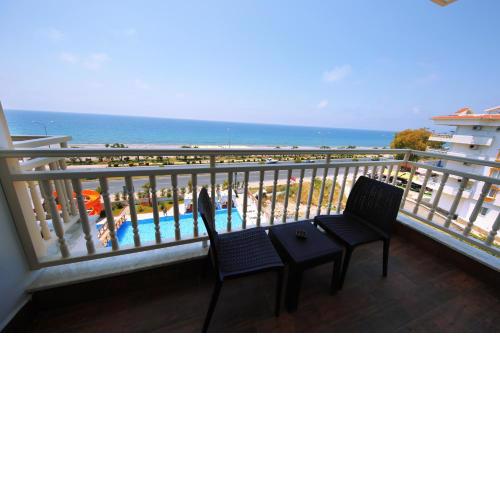 Sey Beach Hotel & Spa