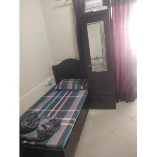 SHARED ROOM WITH OTHER GUESt