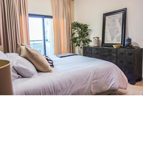 SHH - Furnished 1 BHK with Balcony in Time Place Tower, Dubai Marina