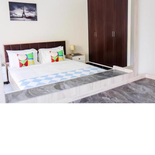 SHH - Furnished Studio in Knight Bridge Court A, JVC