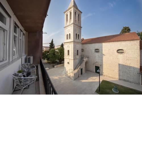 Sibenik city center apartment Sonia with private parking