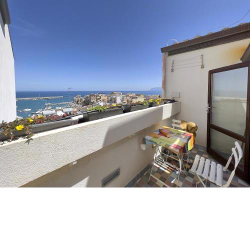 Sicilia Ovest - Sea View Balcony Cerri