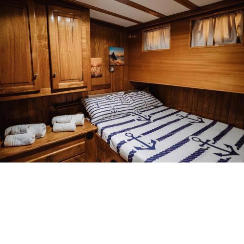 Sicily Sea Charter CAICCO HANDE CAPO GALERA