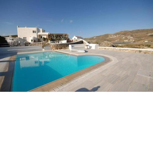 Sierra Villa, just 1 minute walk to beach