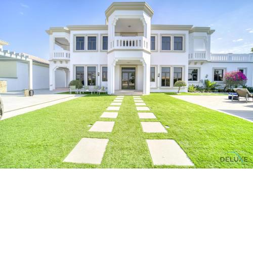 Signature 6BR Villa with Assistant Room and Private Pool in Frond F Palm Jumeirah by Deluxe Holiday Homes