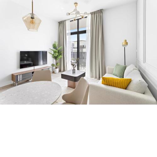 Silkhaus 1BDR in heart of vibrant JVC