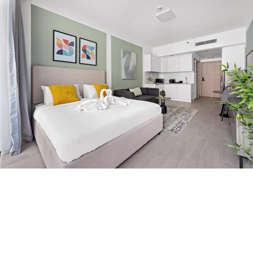 Silkhaus in JVC new studio at Luma21 with double bed