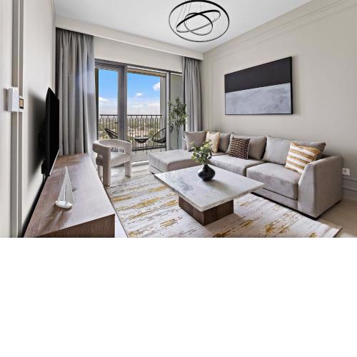 Silkhaus luxurious 1BDR in new tower with pool & gym