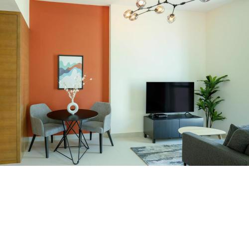 Silkhaus spacious studio in Downtown Claren tower