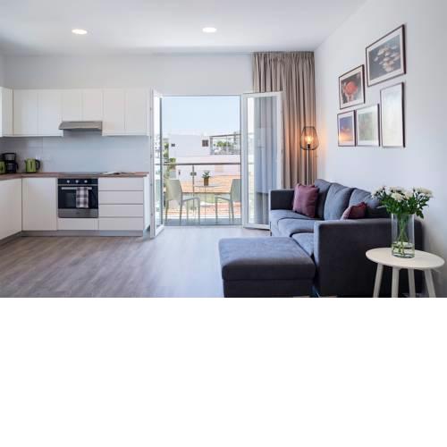 Silver Apartment - Central