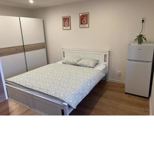 Simple & Stylish Studio