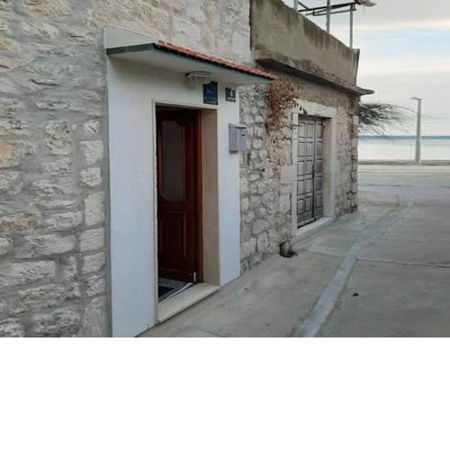 Simplistic Holiday Home in Kaštel Štafilić nearby the Sea