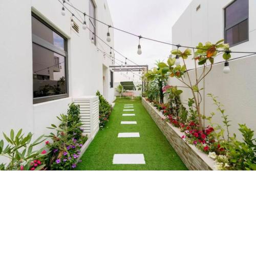 Single and Double private ensuite room in Damac hills 2