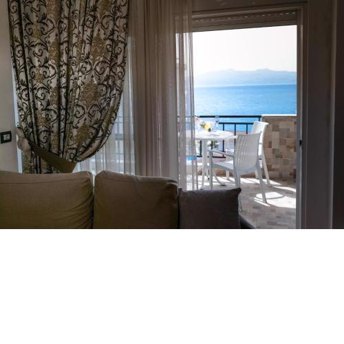 Sion Saranda Apartment 21 , a three bedroom apartment in the center of the city