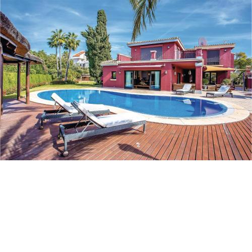 Six-Bedroom Holiday Home in Elviria