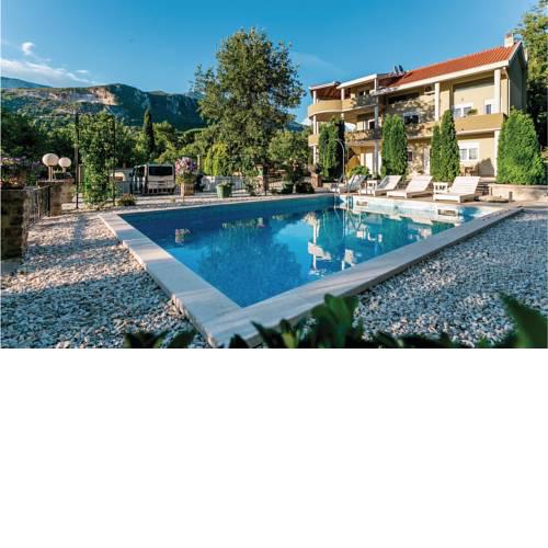 Six-Bedroom Holiday Home in Herceg Novi