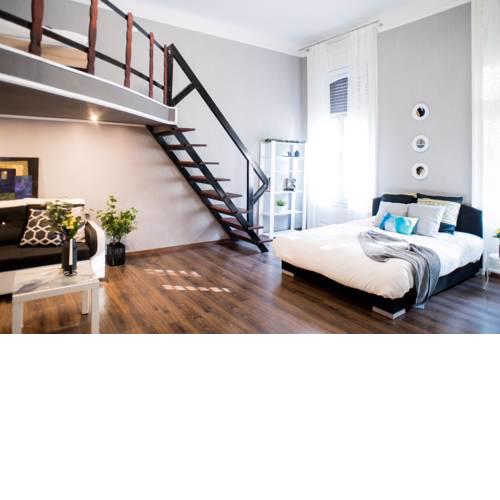 Six Trees Apartment