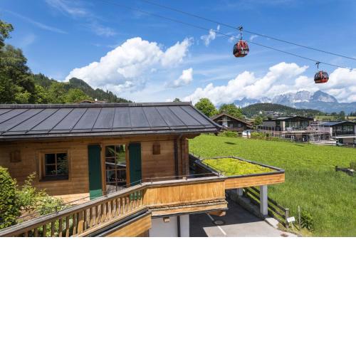 Ski-in-Ski-out Asten Studio by Alpine Host Helpers
