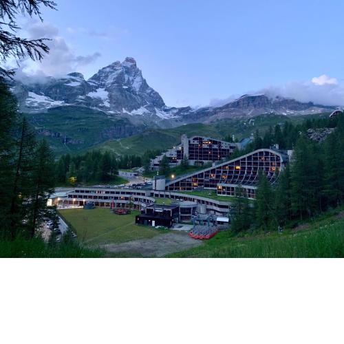 Ski in ski out in amazing location at the Matterhorn ski resort