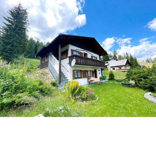 Ski-In Ski-Out living with breathtaking mountain views