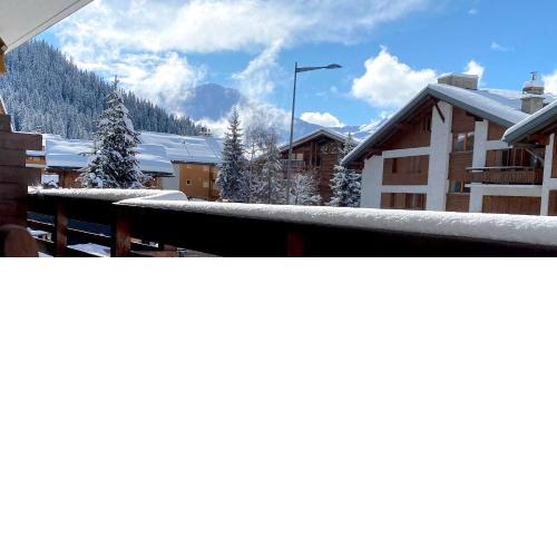 Ski in/out 150 m, 2 chambres , 6 personnes.
