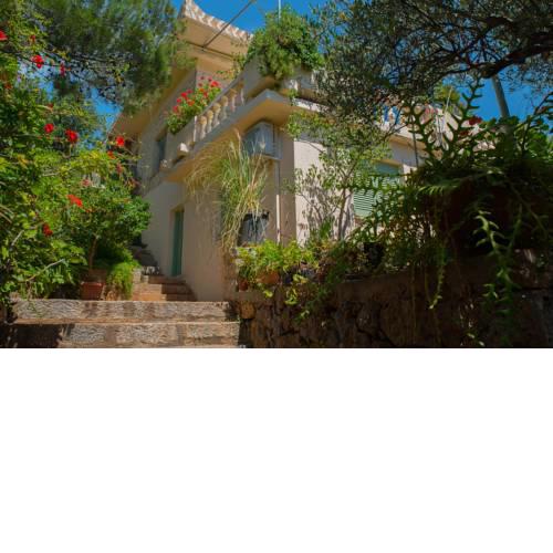 Skinos House