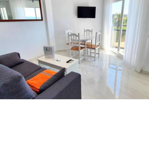SKOL 521. Fantastic Studio on the Beachfront for Holiday Rental.