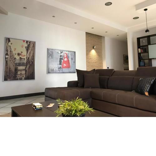Sky and Green Luxury Apartament