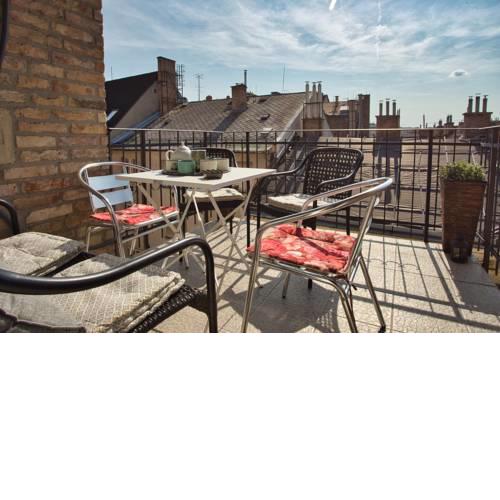 "Sky Lounge" Apartment with terrace. Best location
