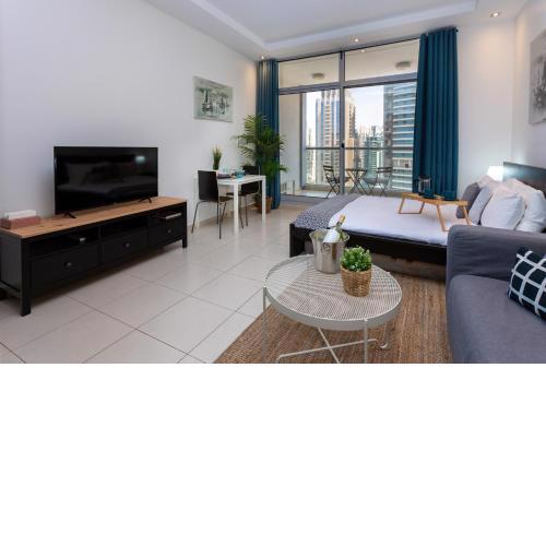Sky view tower apartment in Dubai Marina JBR