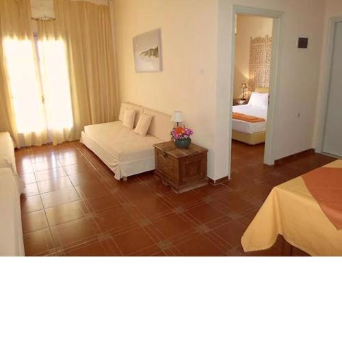 Skyros Apartments Sleeps up to 5 Magazia