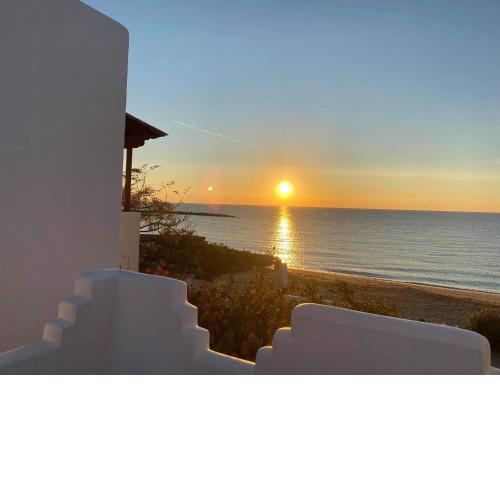 Skyros Beachfront Haven-A breath away to the beach